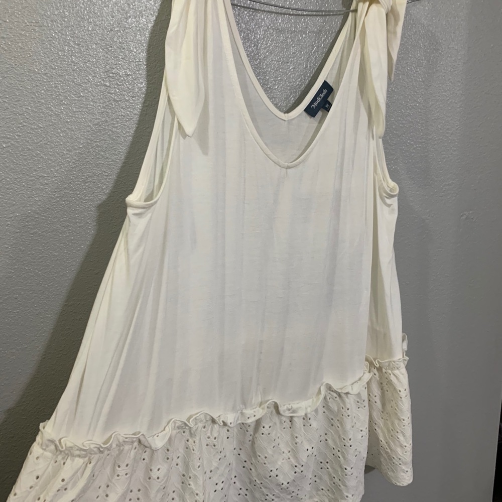 ModCloth Eyelet Tank Top - Picture 2 of 6